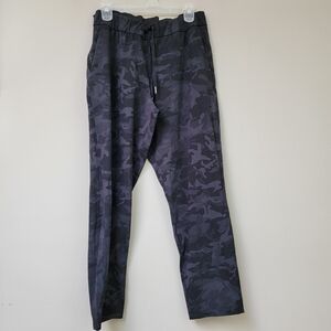 Lululemon athletica Black Camouflage Joggers Size 10